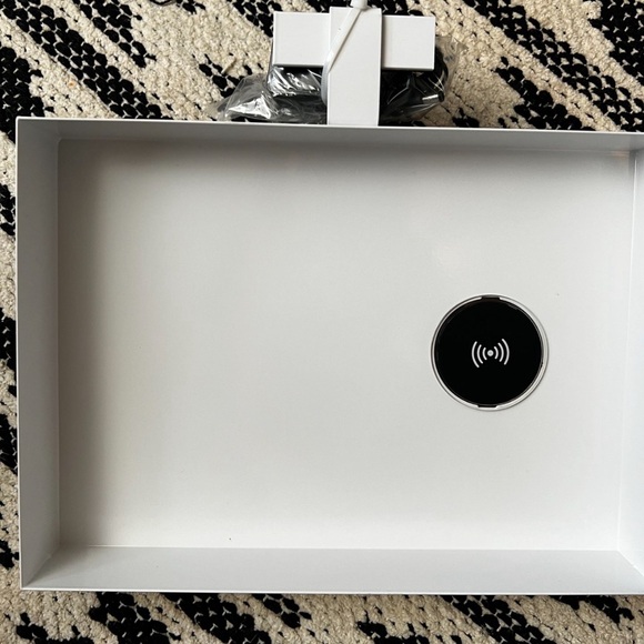 *NEW* Bedside Wireless Charging shelf - Picture 3 of 4